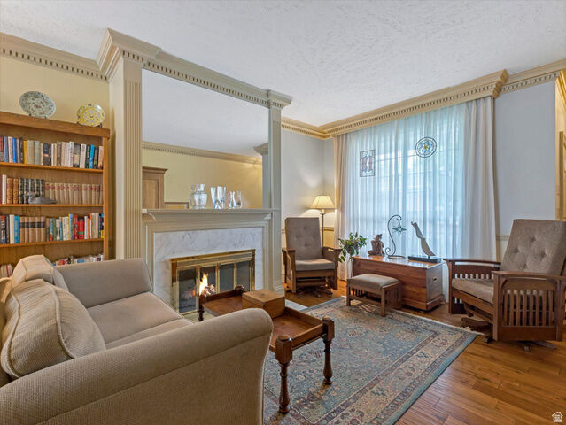Property Photo:  1400 E Saxony Pl E  UT 84117 