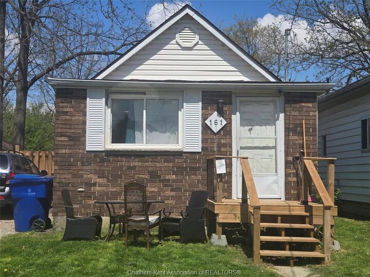 161 Wellington Street East — photo 1