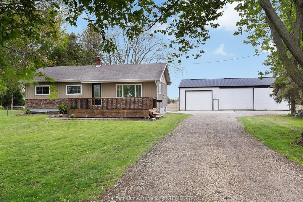 Property Photo: 864 McNaughton Avenue East ON N7L 0E4