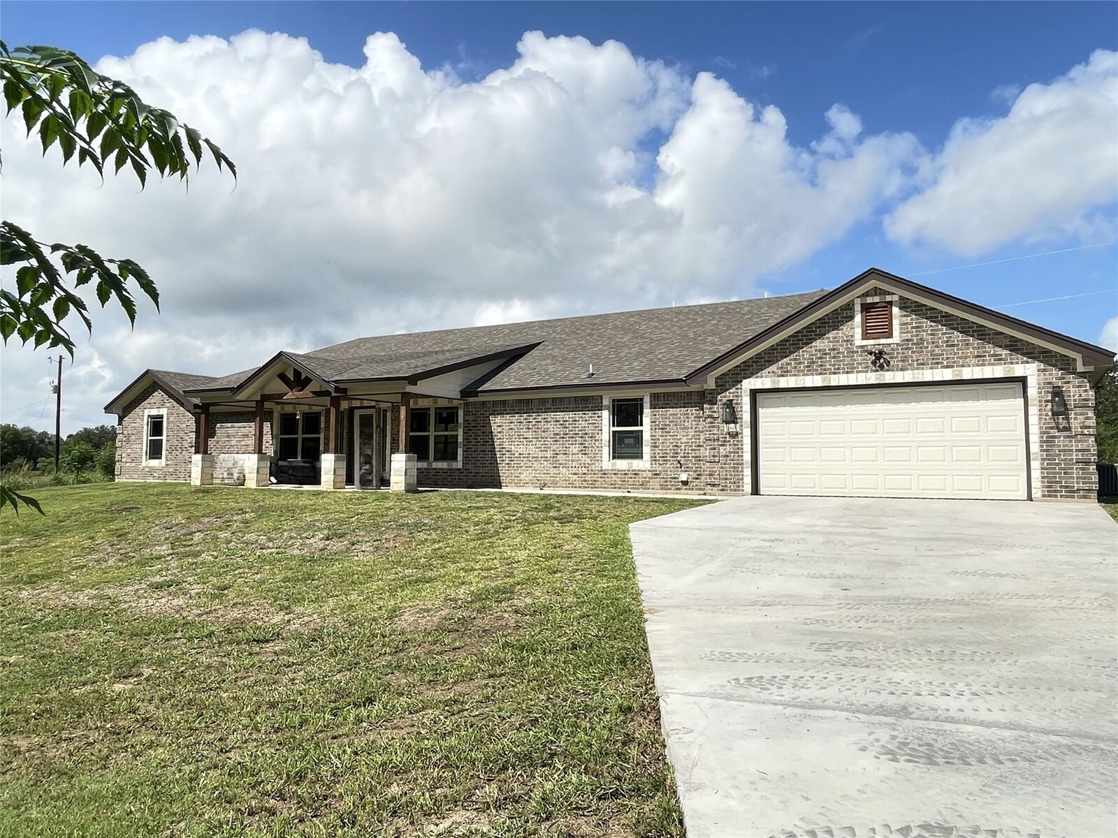 Property Photo:  160 County Road 4745  TX 76539 