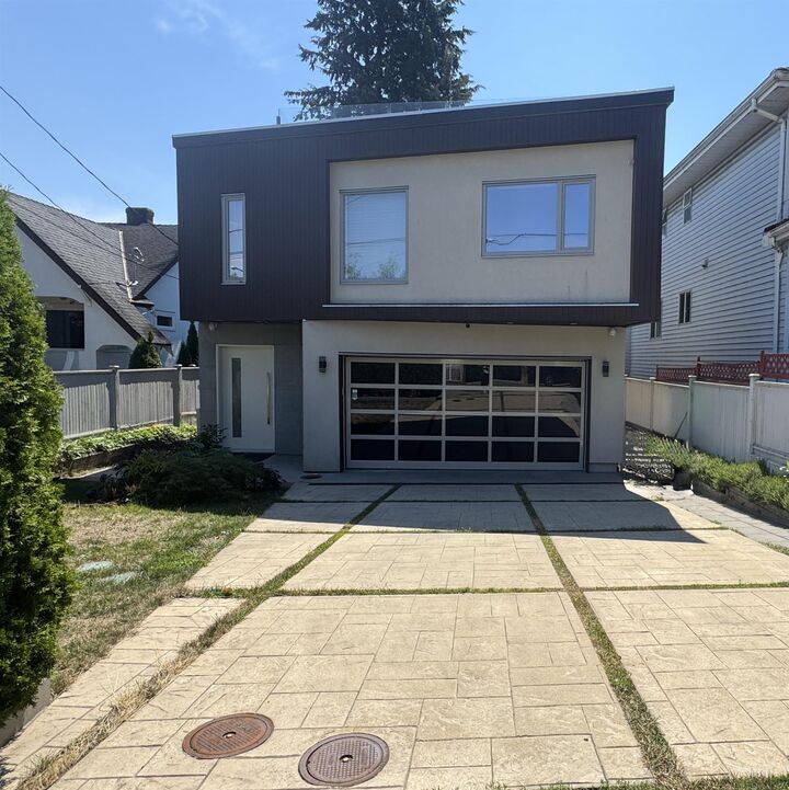 1076 Park Drive — photo 1
