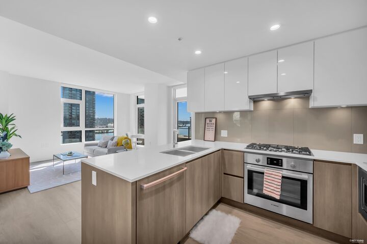 Property Photo: 618 Carnarvon Street 910 BC V3M 0N9
