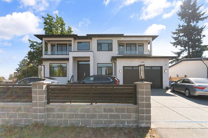 2514 Lynden Street — photo 1