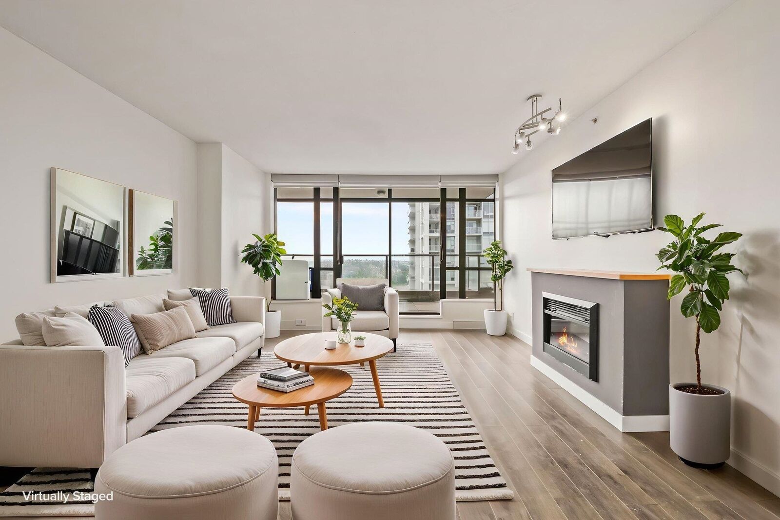 Property Photo: 4132 Halifax Street 2101 BC V5C 6V1