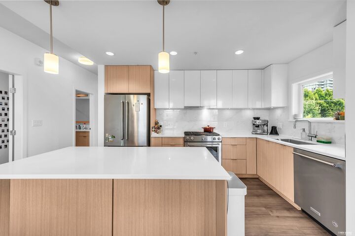 Property Photo: 2188 Madison Avenue 412 BC V5C 0J8