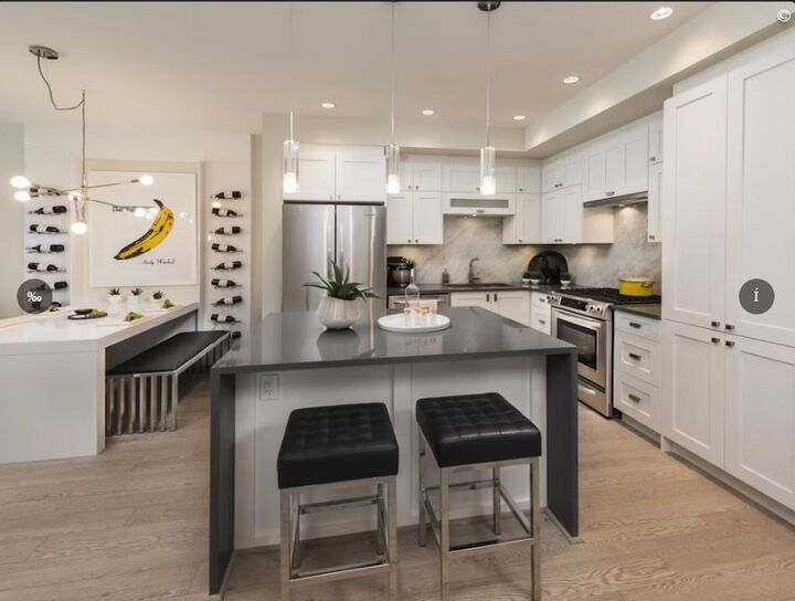 Property Photo:  14855 Thrift Avenue  BC V4B 2J7 