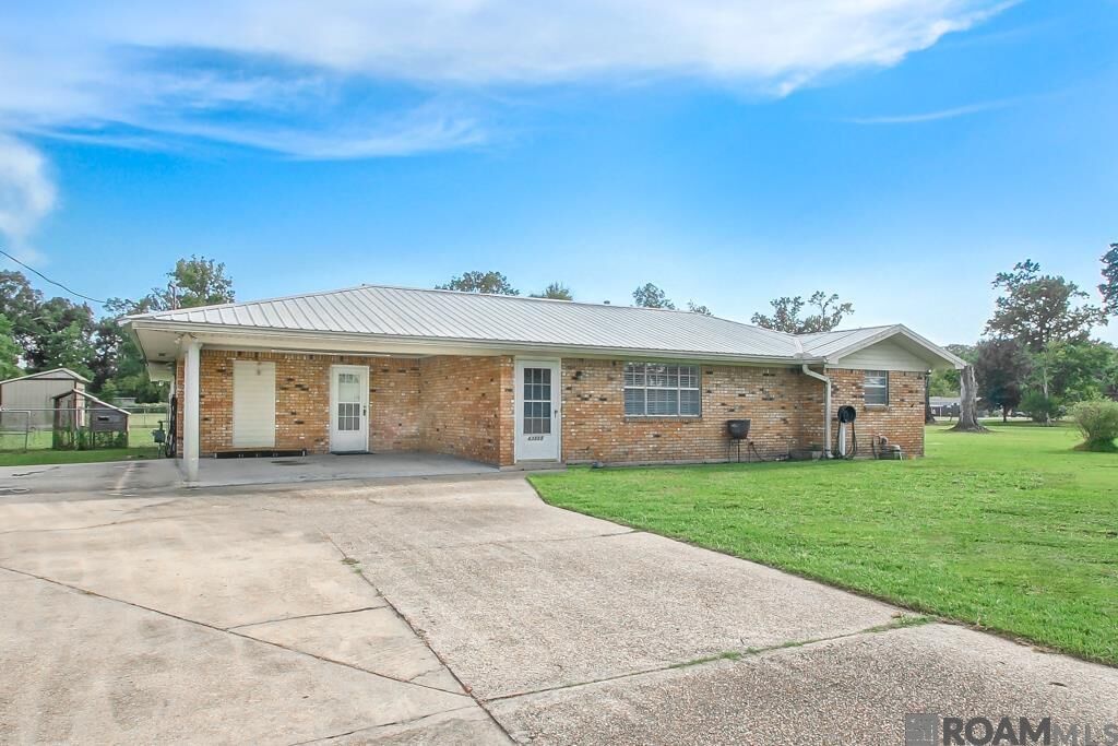 Property Photo:  43585 Brittany St  LA 70778 