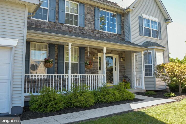 Property Photo: 1001 Creekview Drive PA 18073