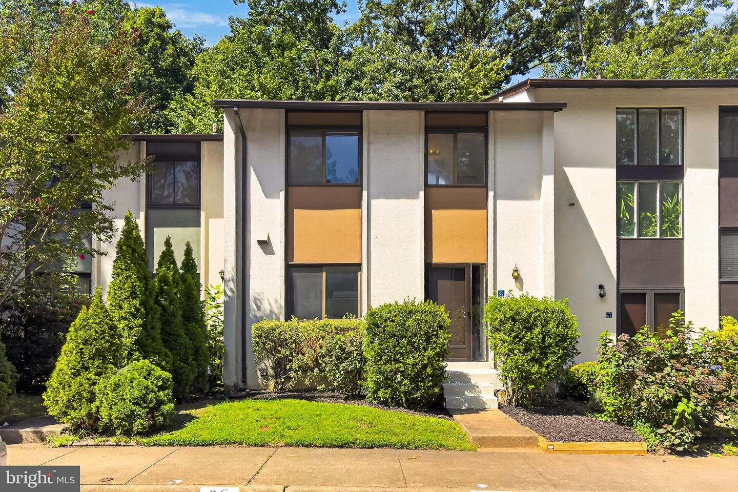 Property Photo:  11859 Coopers Court  VA 20191 