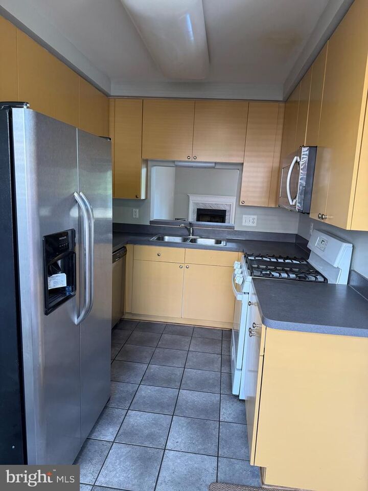 Property Photo: 2490 Quick Street 101 VA 20171