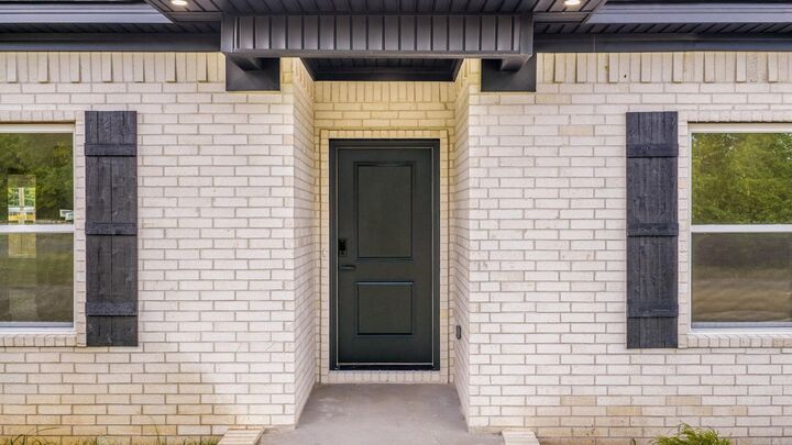 Property Photo:  1400 E Washington Street  AR 72114 