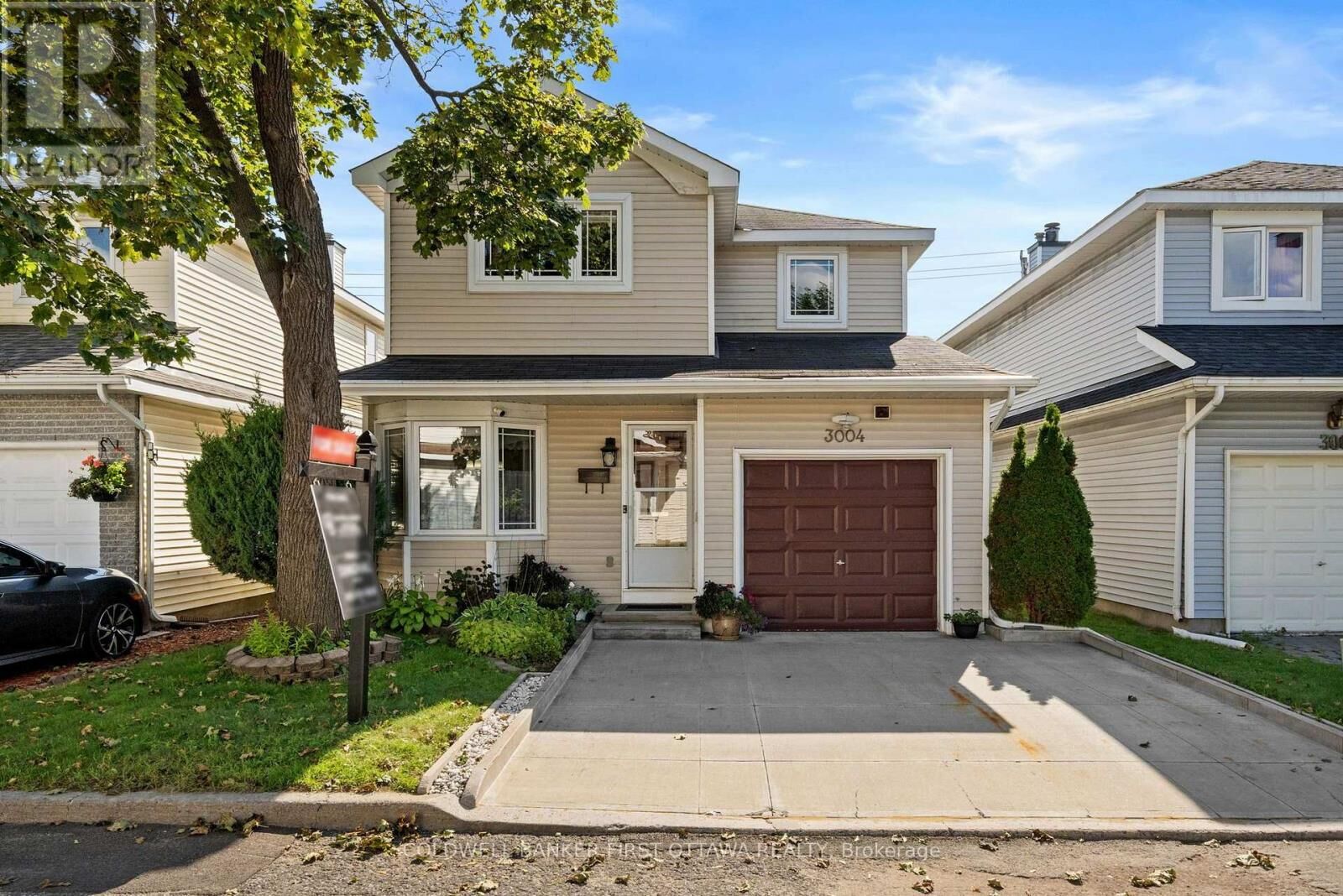 Property Photo: 3004 Victoria Heights Crescent ON K1T 3M7
