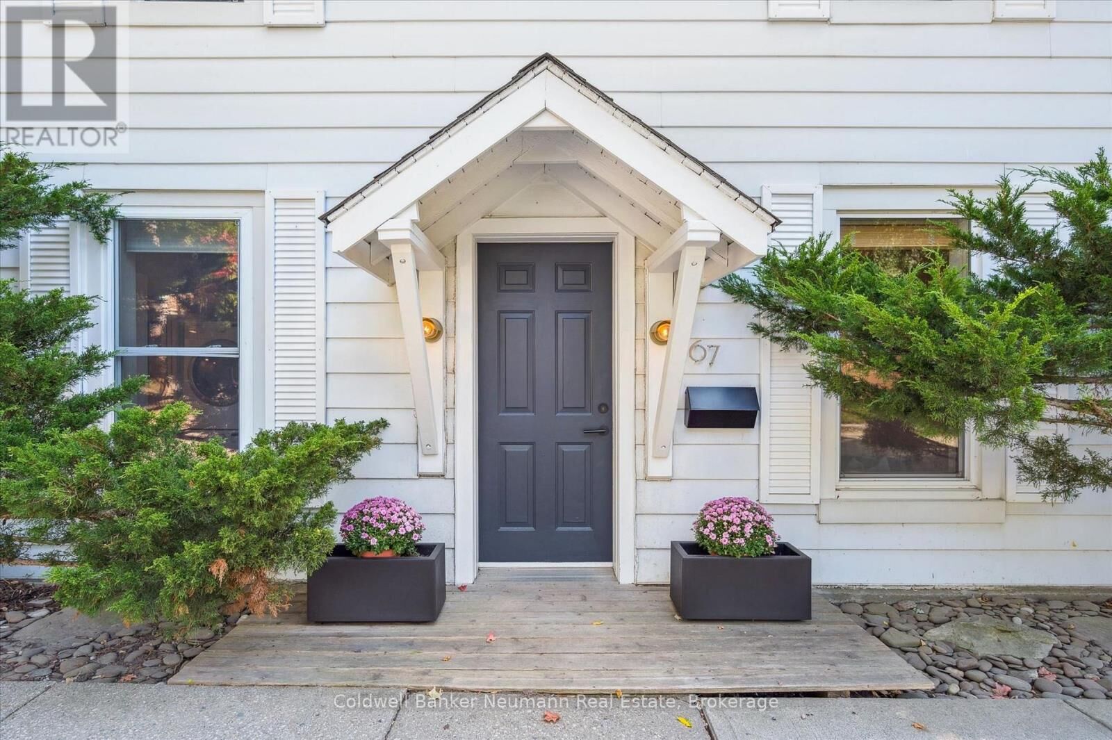 Property Photo:  67 Grove Street  ON N1E 2W6 