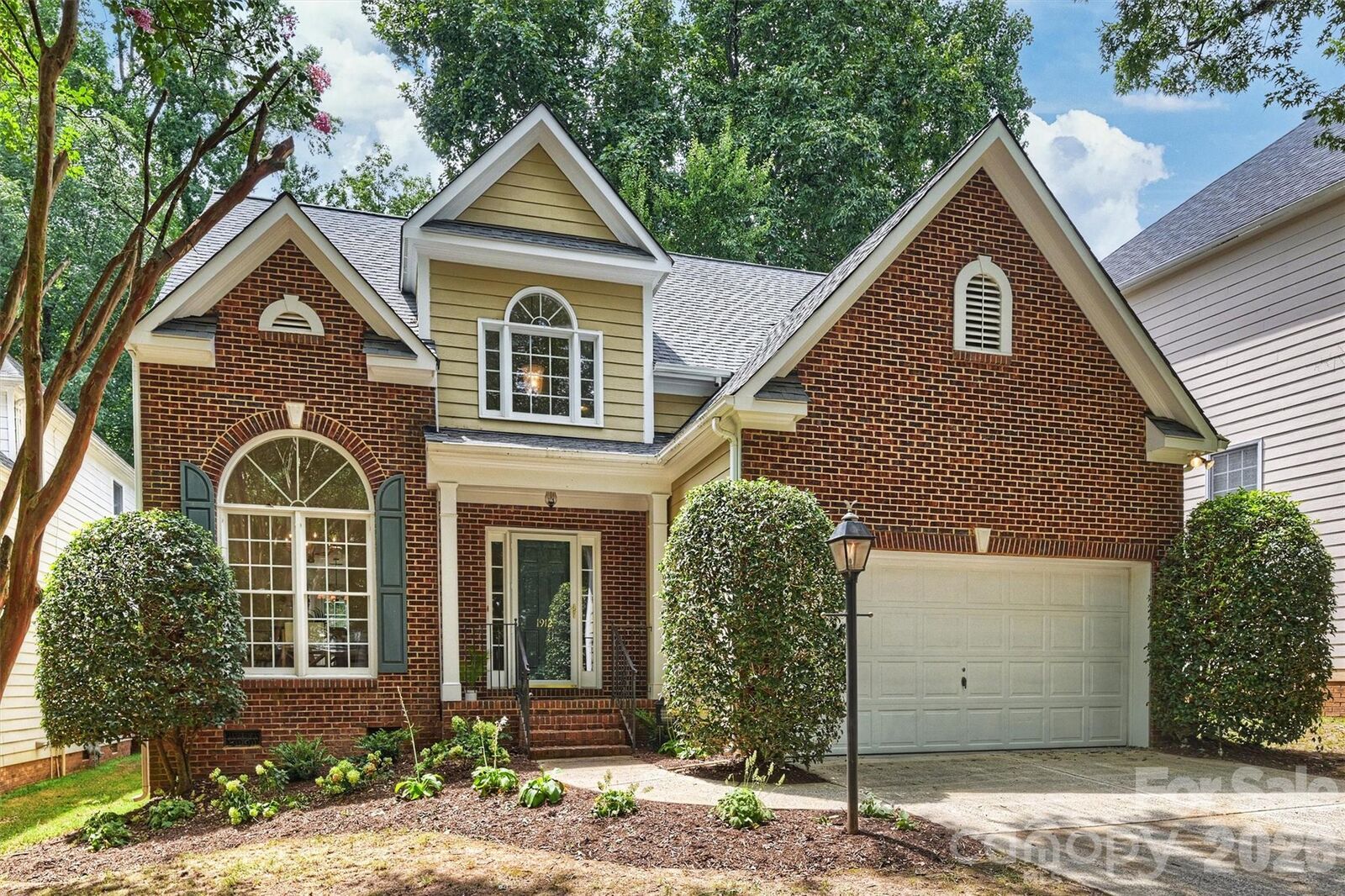 Property Photo:  1912 Dearmon Drive  NC 28205 