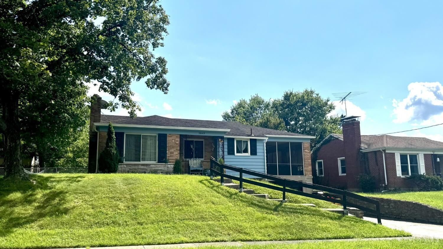 Property Photo: 3849 Sharonview Drive OH 45241