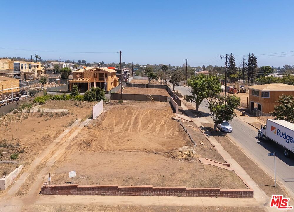 Property Photo:  1000 Iliff St  CA 90272 