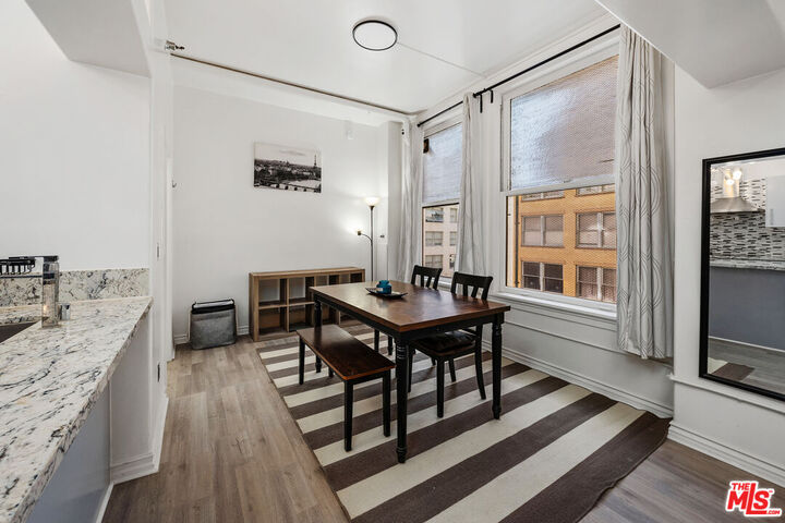 Property Photo:  215 W 7th St, Unit 803  CA 90014 