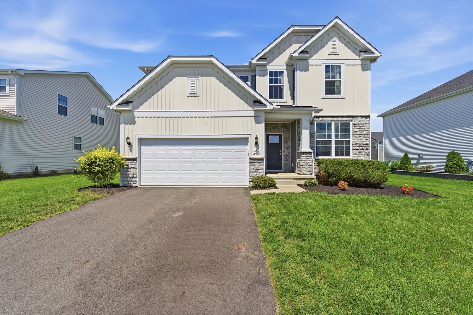 Property Photo: 450 Harness Place OH 43040