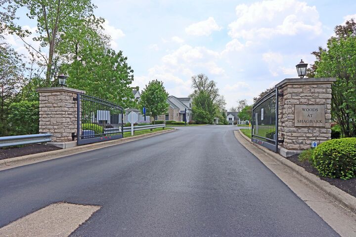 Property Photo: 1221 Sanctuary Place OH 43230