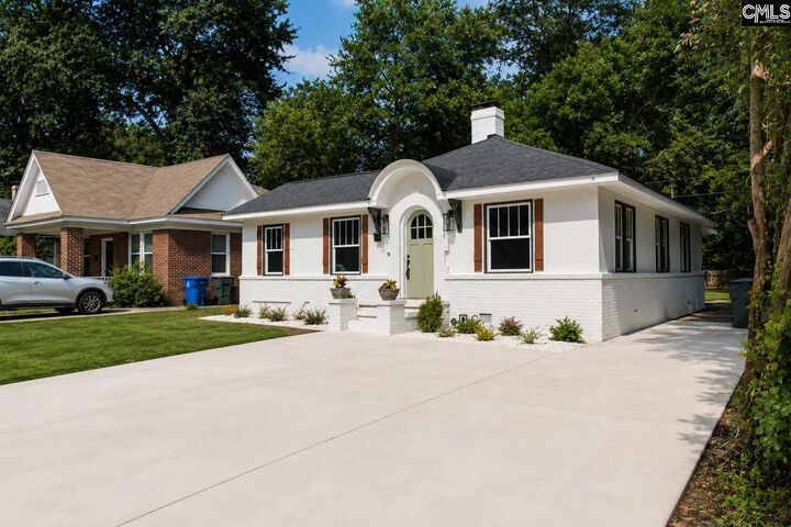 Property Photo:  404 S Walker  SC 29205 