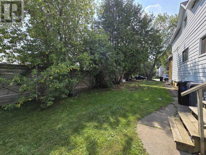 Property Photo:  115 Cameron St  ON P7C 2G7 