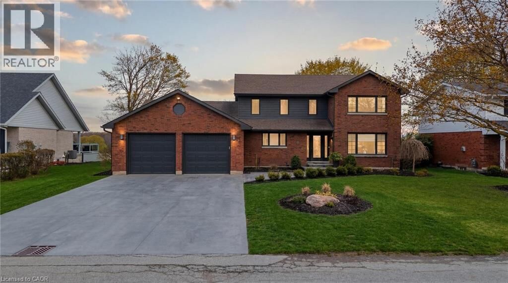 Property Photo:  890 Perkin Crescent  ON N4W 3R8 