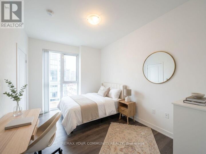 Property Photo:  75 Oneida Crescent 1809  ON L4B 0A6 
