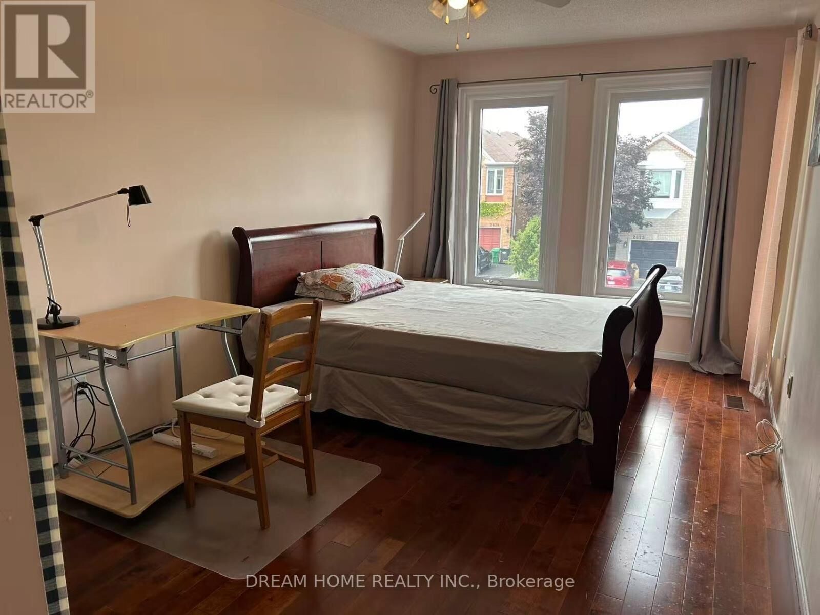 Property Photo:  2876 Westbury Court Bedroom 2  ON L5M 6B3 
