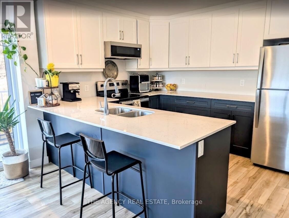 Property Photo: 100 Promenade Circle 401 ON L4J 7W7