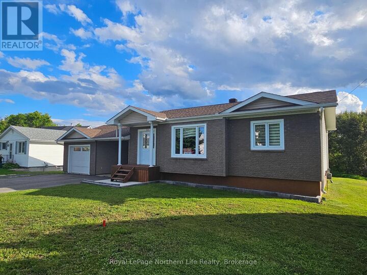 152 Pine Street West — photo 1
