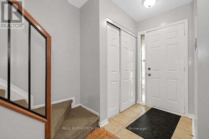 Property Photo: 2523 Hunters Point Crescent ON K1T 2A3