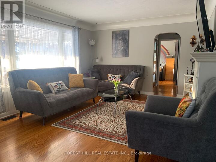 Property Photo:  292 Griffith Street  ON N6K 2R6 