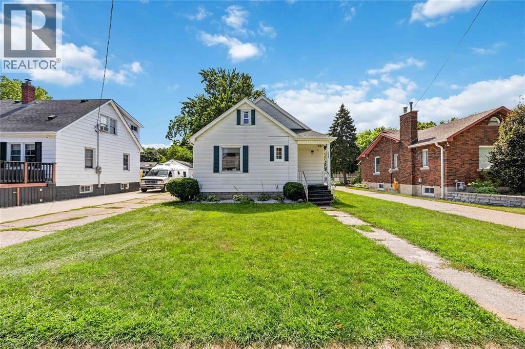 Property Photo: 495 Davis Street ON N7T 1C5