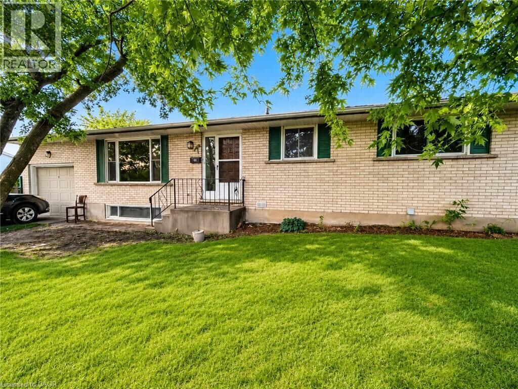 Property Photo:  70 Eagen Drive  ON N2M 1W4 