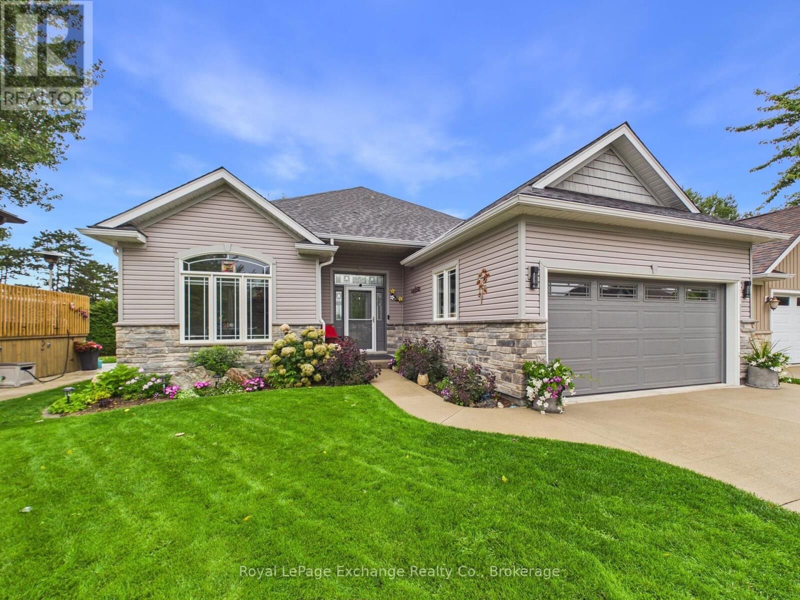 Property Photo:  206 Gregor Drive  ON N2Z 0A4 