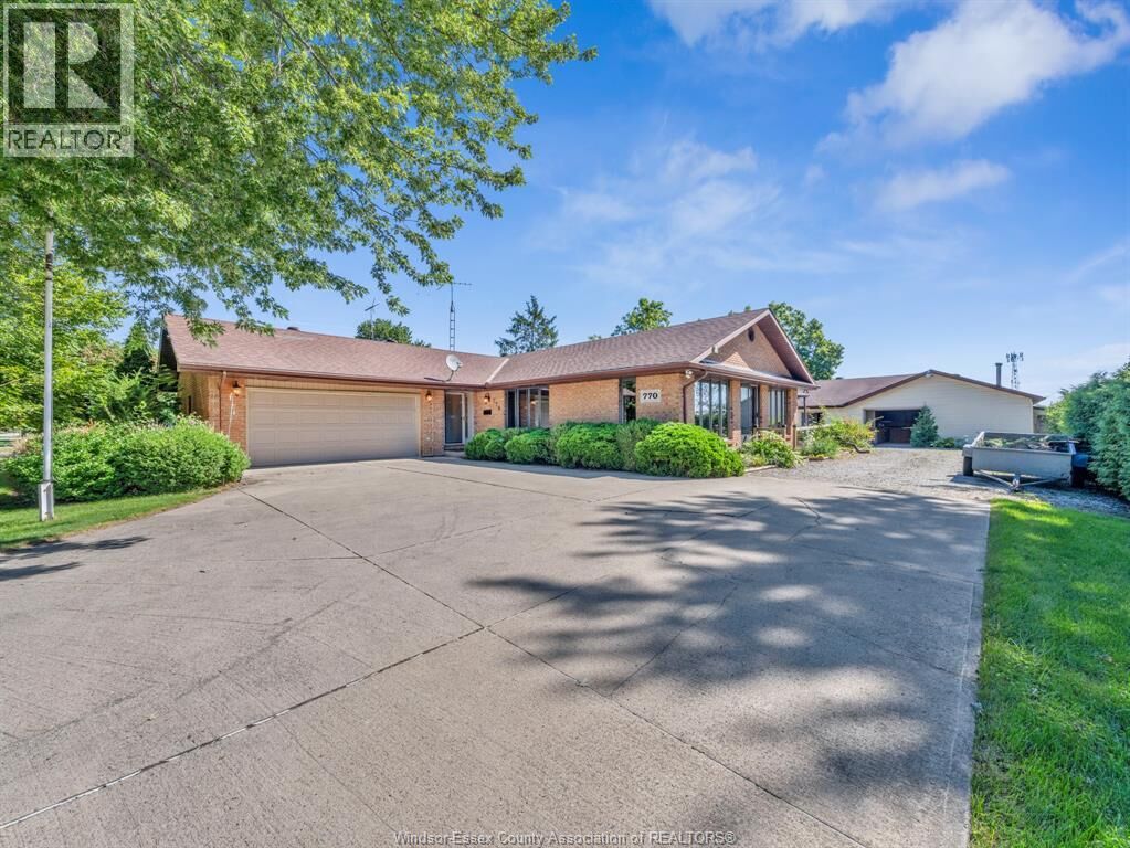 Property Photo:  770 Maple Avenue  ON N0R 1N0 