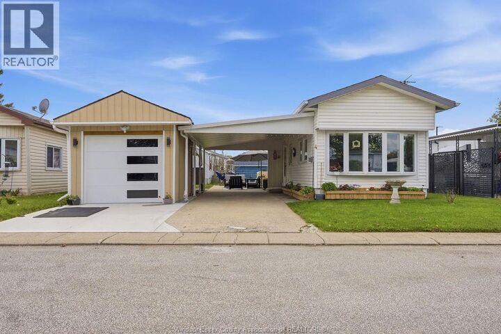 Property Photo:  4 Malden Hill  ON N9V 3E1 