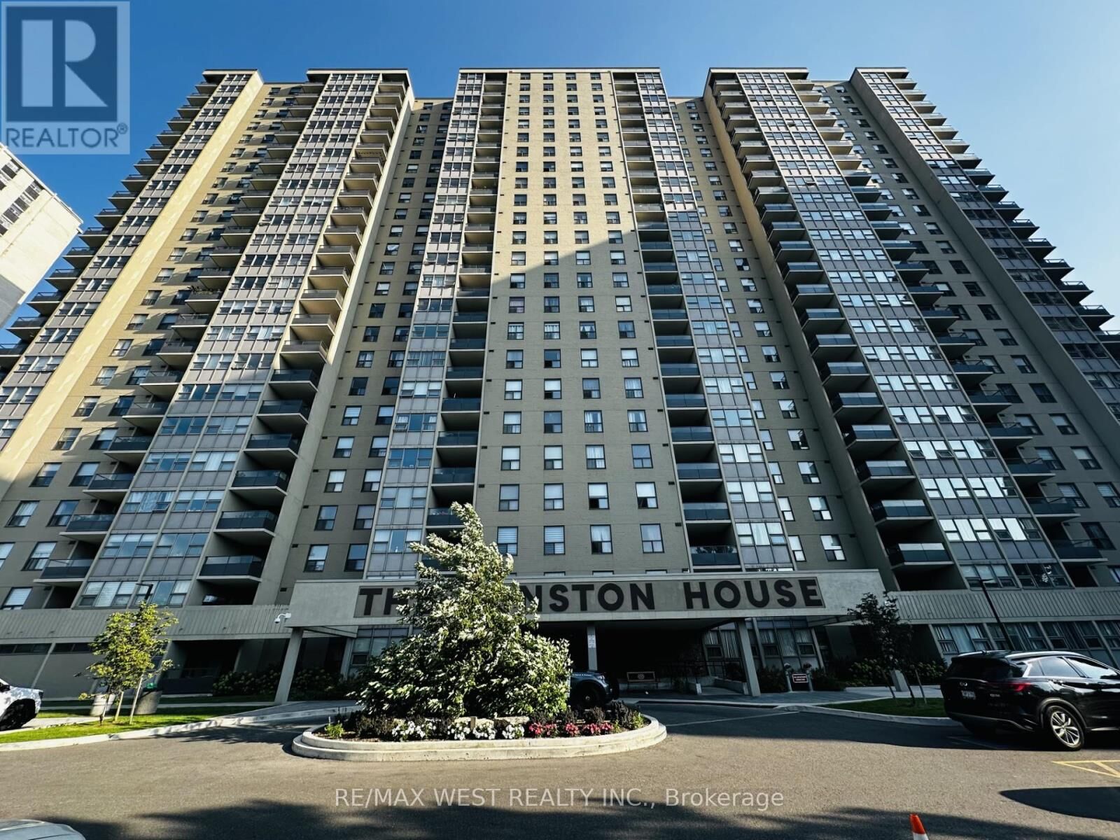 Property Photo:  75 Emmett Avenue 211  ON M6M 5A7 
