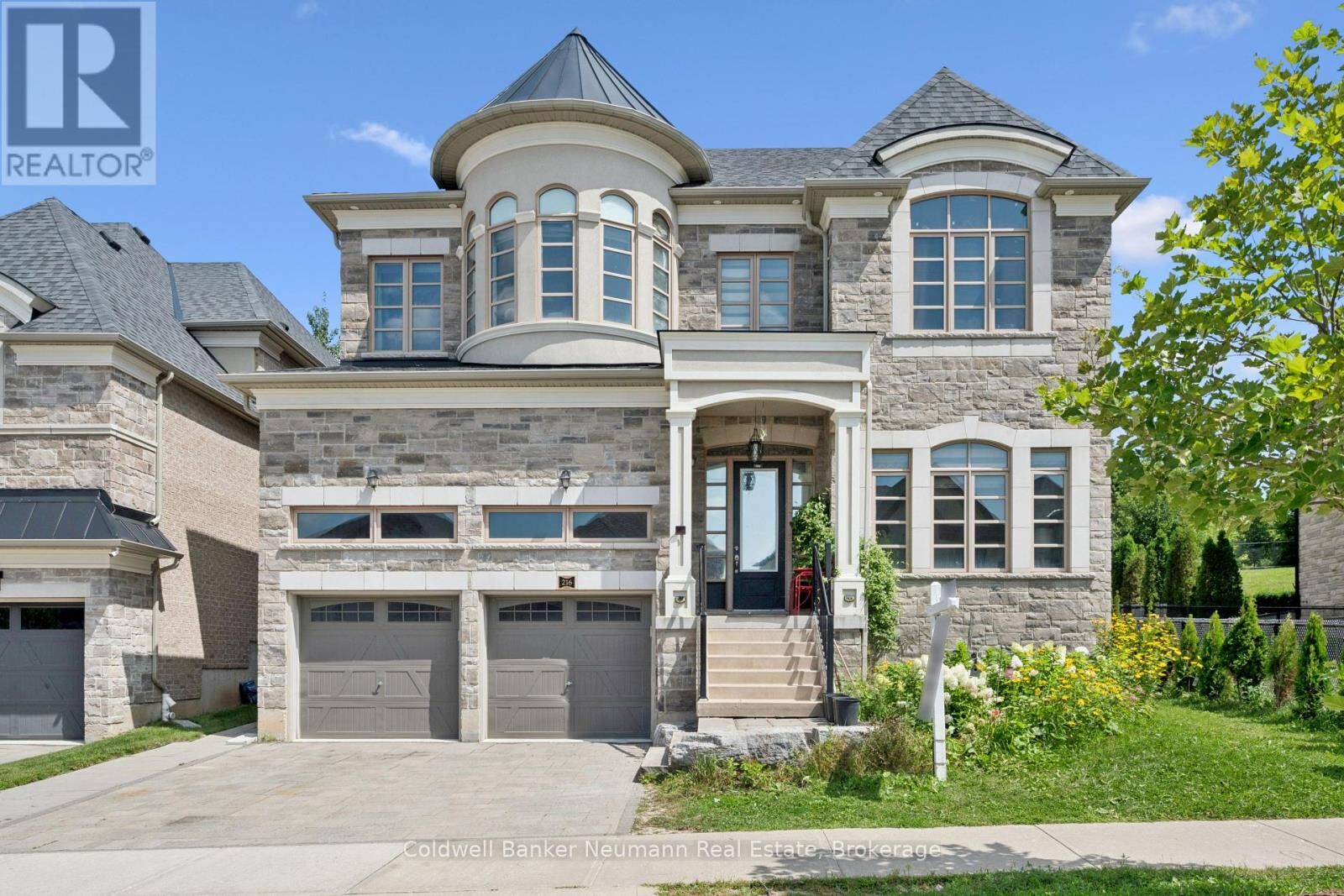 Property Photo:  216 Forest Creek Drive  ON N2R 0M2 