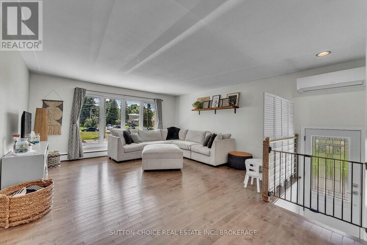 Property Photo:  11 Milford Crescent  ON P1A 1M4 