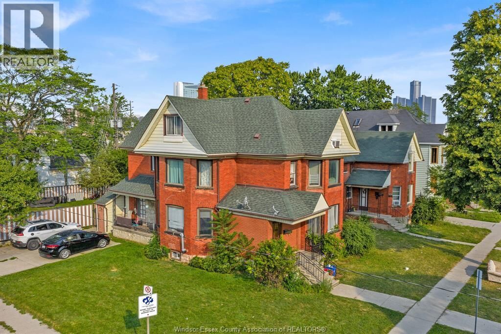 Property Photo: 677 Marentette Upper ON N9A 1Z3