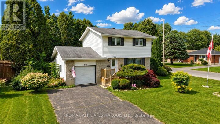 Property Photo:  917 Queen Street  ON K6J 1P3 