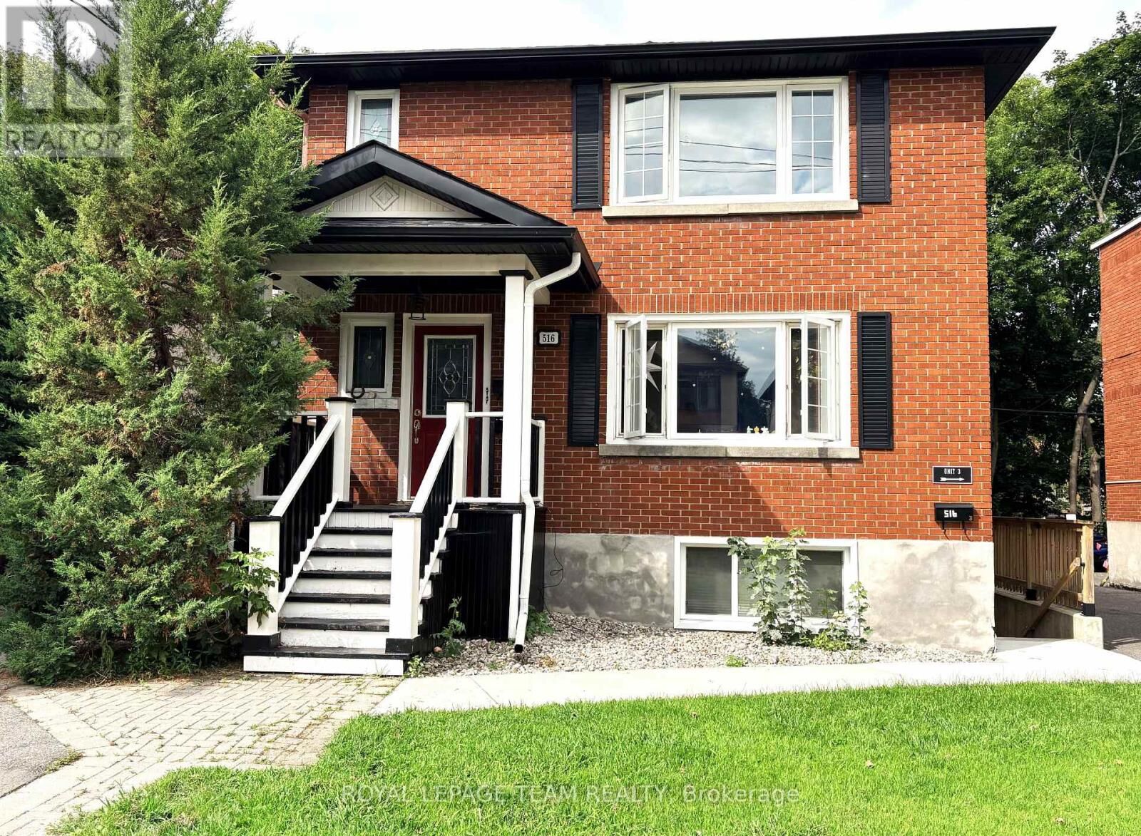 Property Photo: 516 Athlone Avenue 2 ON K1Z 5M8