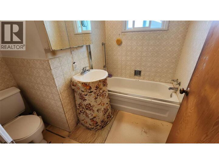 Property Photo:  3001 5th Avenue  BC V1N 2V3 