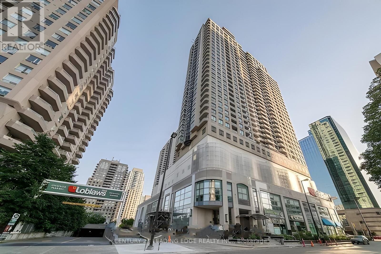 Property Photo: 33 Empress Avenue Ph203 ON M2N 6Y7