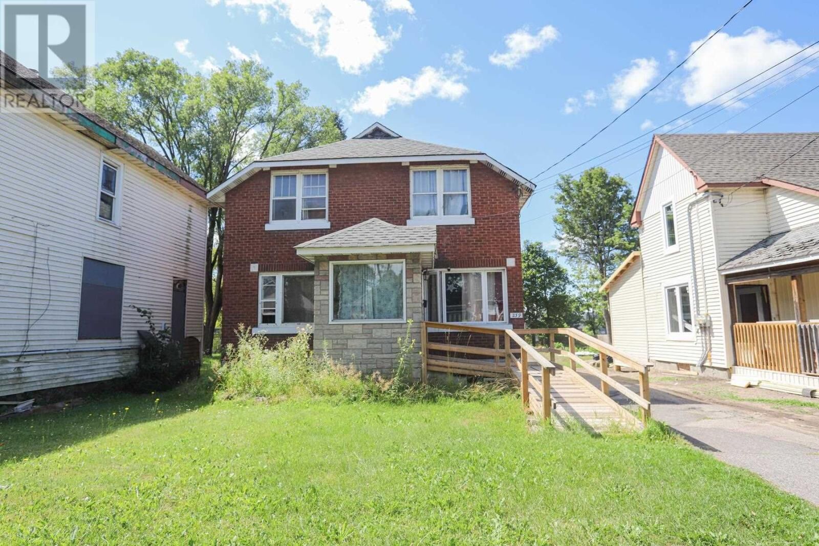Property Photo:  239 Wellington St  ON P6A 2L7 