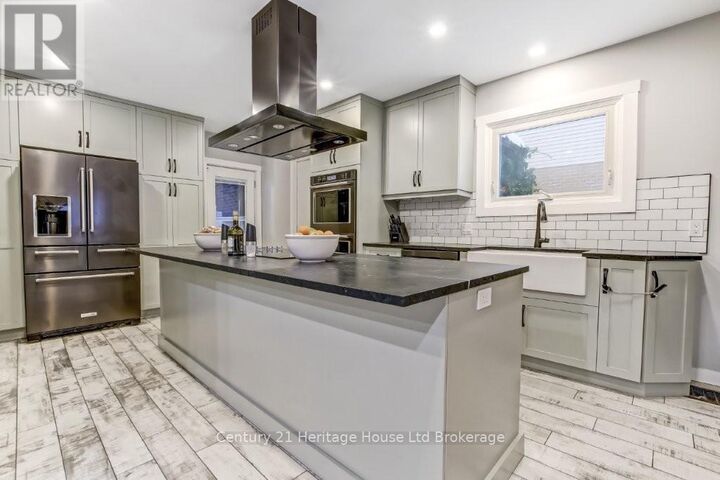 Property Photo: 87 Bay Street ON N4S 3K7