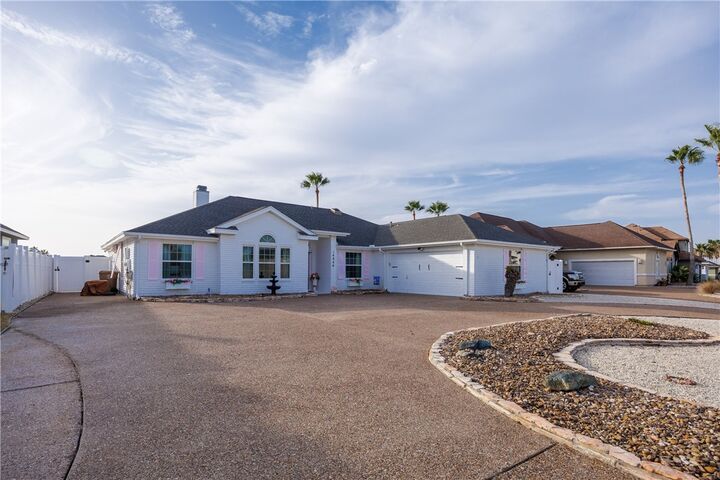 Property Photo: 14846 Dasmarinas Drive TX 78418
