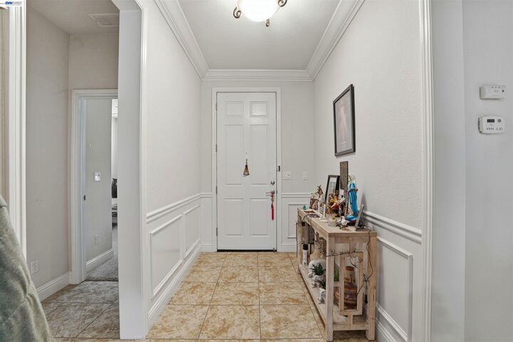 Property Photo: 2336 Shadow Berry Dr CA 95336