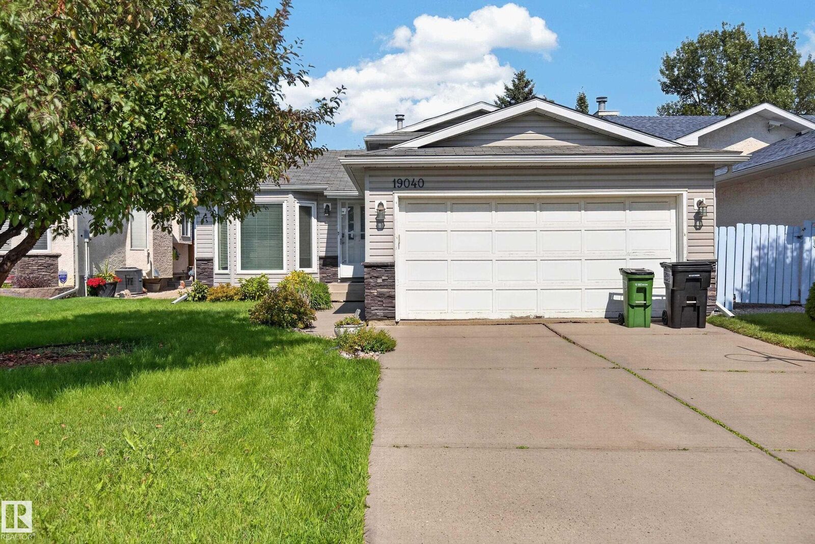Property Photo: 19040 70 Avenue NW AB T5T 5S7